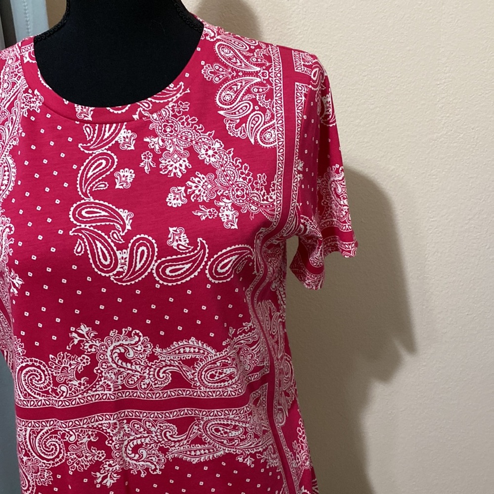 Ann Taylor paisley Pima cotton tee